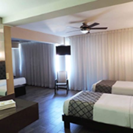 Hotel Senorial Platino Leon Exterior photo