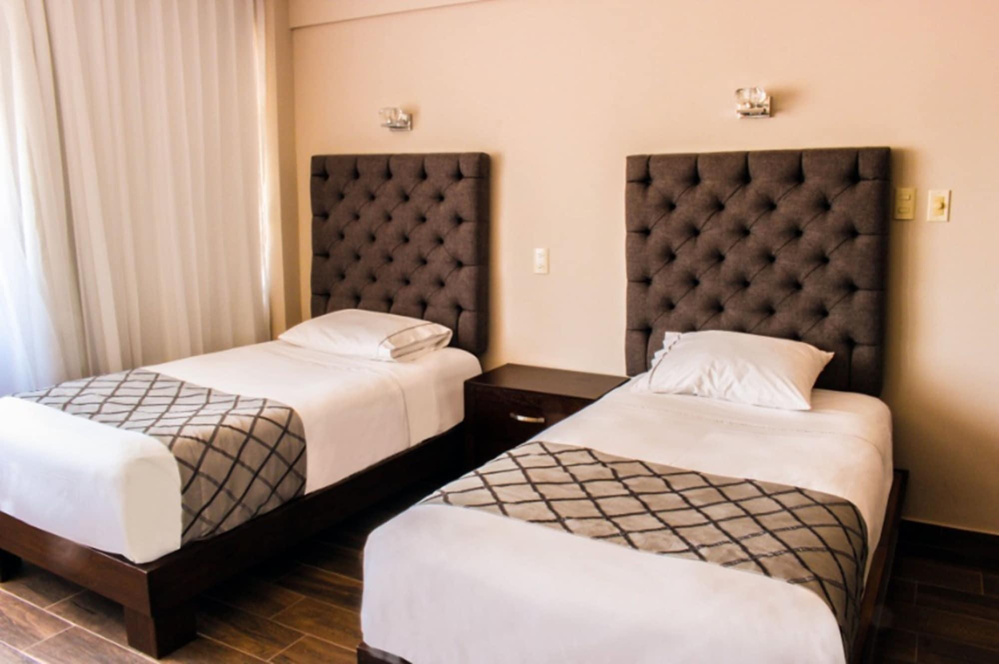 Hotel Senorial Platino Leon Exterior photo