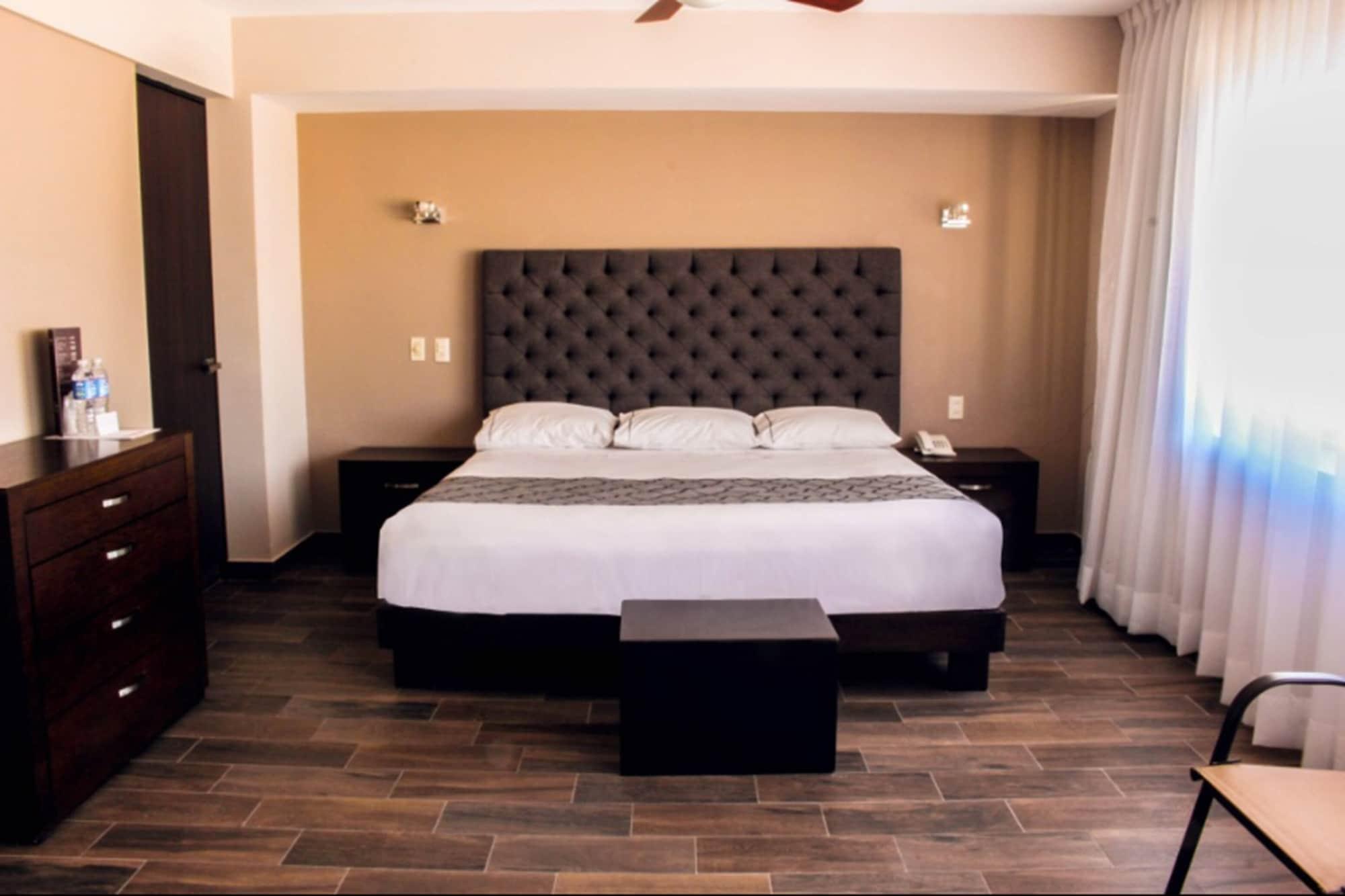 Hotel Senorial Platino Leon Exterior photo