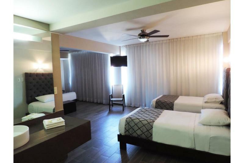 Hotel Senorial Platino Leon Exterior photo